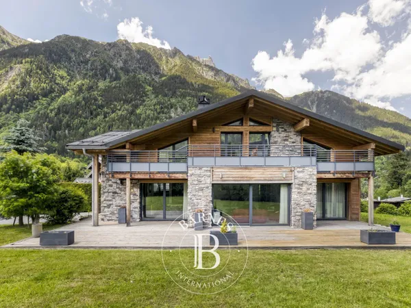 BARNES CHAMONIX - PROCHE CENTRE - CHALET 4 CHAMBRES - MAGNIFIQUE VUE MONT BLANC