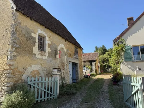 MAISON DE VILLAGE ANCIENNE AVEC DEPENDANCE 3 CHAMBRES