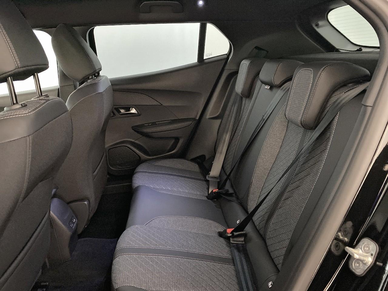 Peugeot 2008 hybrid 145 ch e-dcs6 allure — photo 10