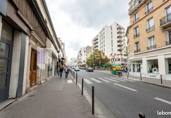 Bureaux 284 m²