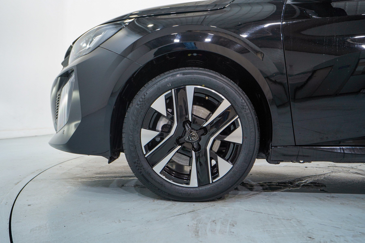 Peugeot 208 — photo 11
