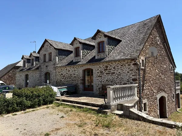 Ensemble immobilier de rapport -3 maisons