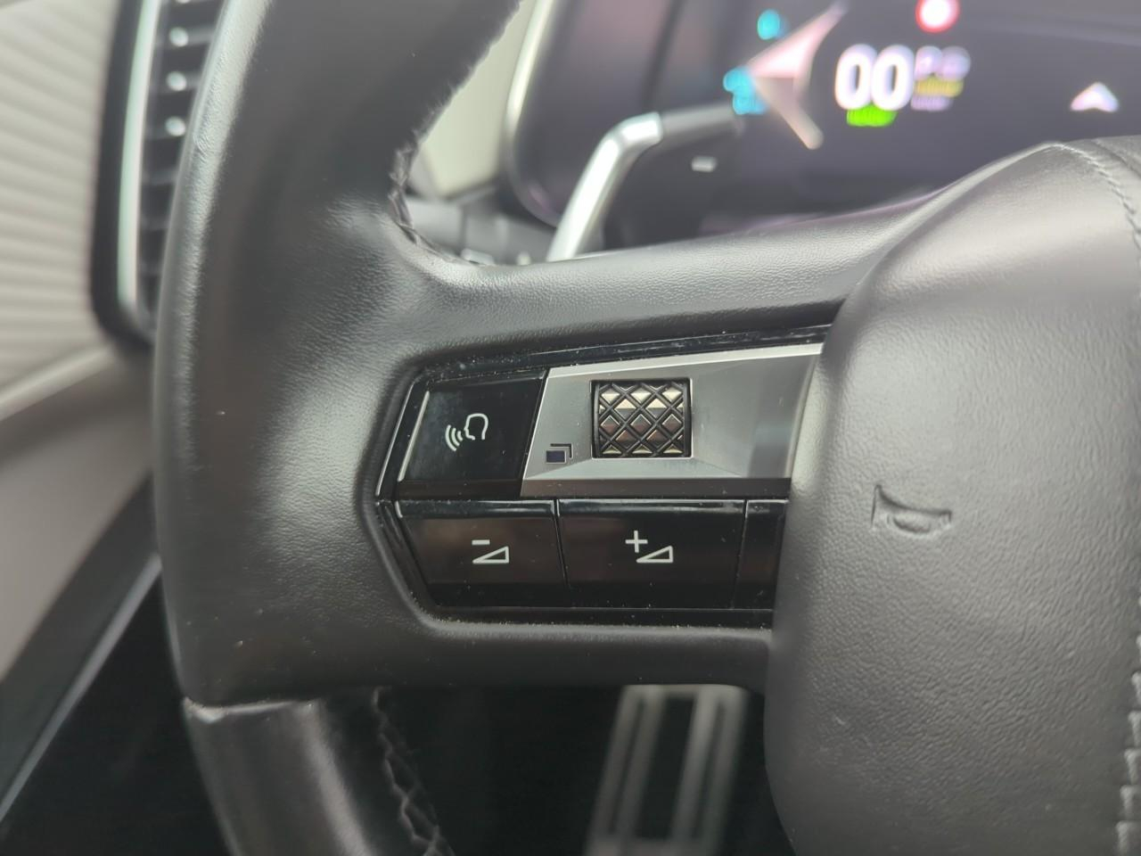Ds Ds 7 crossback hybride rechargeable e-tense 300 eat8 4x4 opera — photo 21