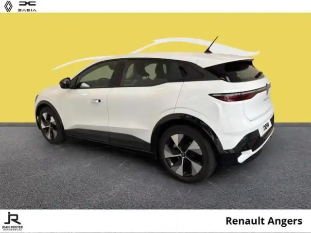 Renault Megane e-tech electric ev40 130ch equilibre standard charge — photo 3