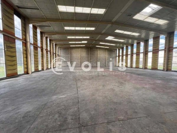 Entrepôt 1000 m²