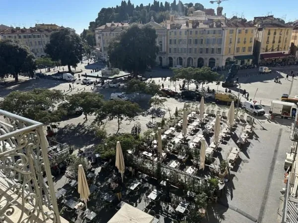 ALPES MARITIMES (06) - NICE GARIBALDI LOCAL COMMERCIAL DE 160 m² AU 1er ETAGE/ENTRESOL