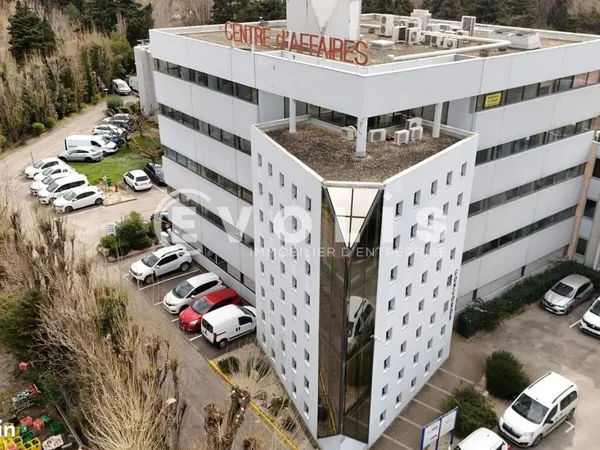 Bureau 135 m²