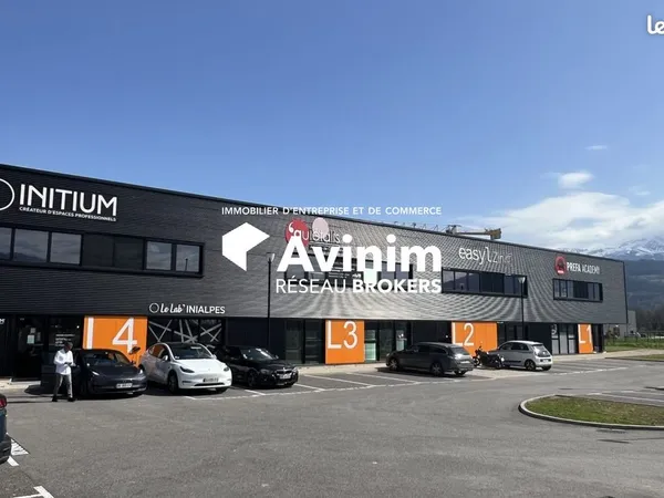 Local 351 m² Sainte-Hélène-du-Lac