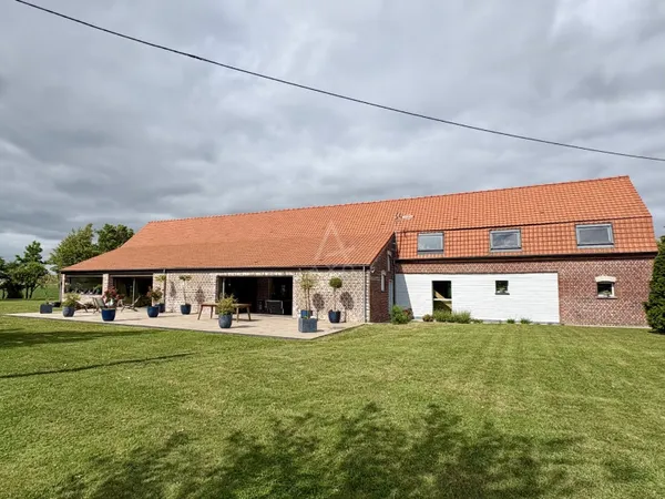 Maison 10 pièces 375 m²