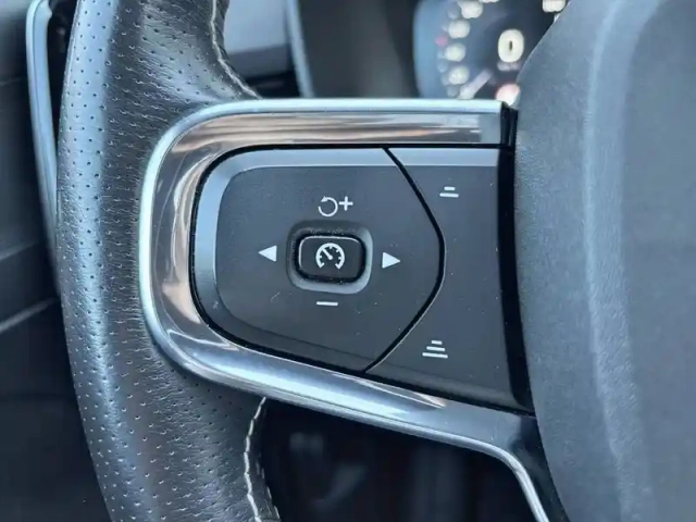 Volvo Xc40 t5 recharge 180+82 ch dct7 — photo 9