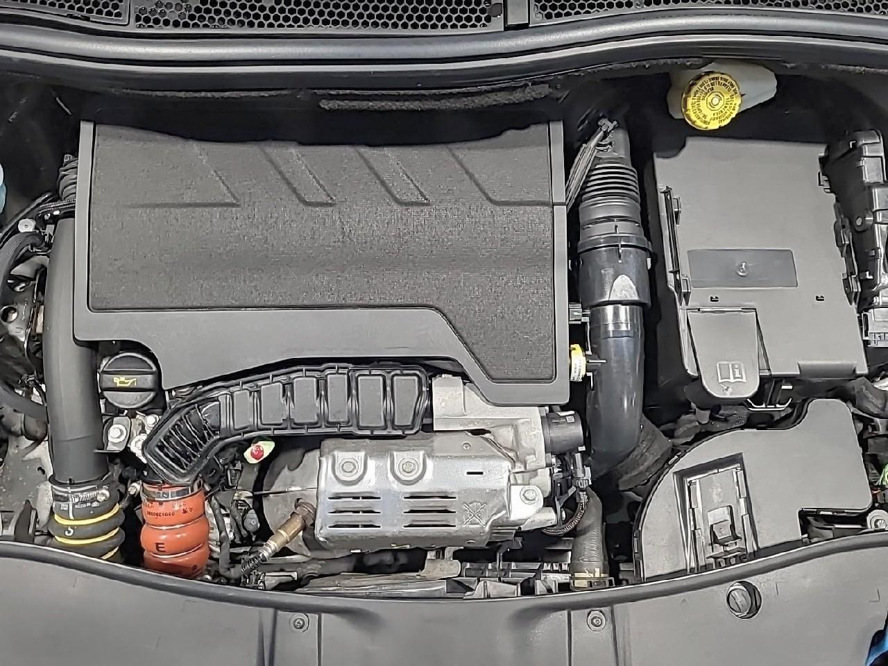 Peugeot 2008 puretech 130ch s&s eat6 allure — photo 15