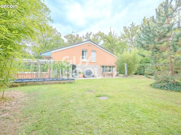 Maison 6 pièces 262 m²