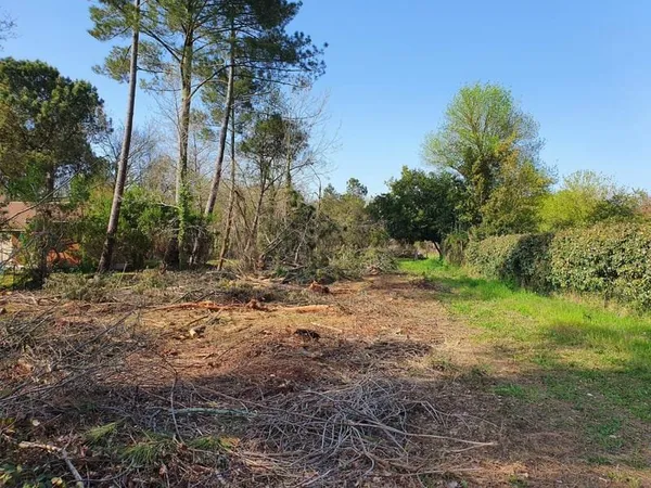TERRAIN DE 800 M2 VIELLE SAINT GIRONS
