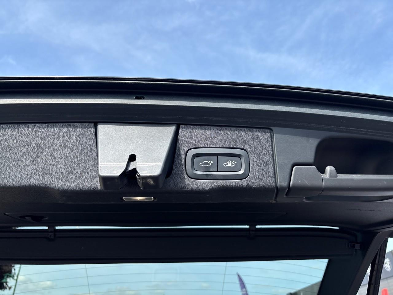 Volvo Xc60 b4 197ch plus style dark geartronic — photo 12