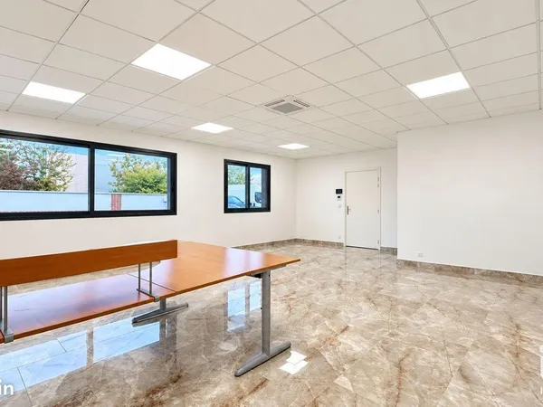 Bureaux 46 m² MENNECY