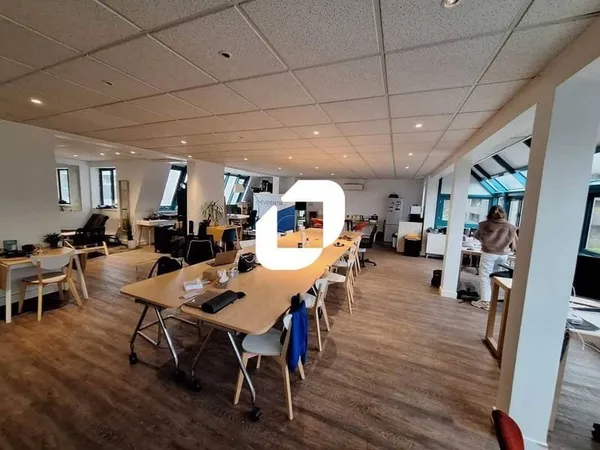 Bureaux 159 m²