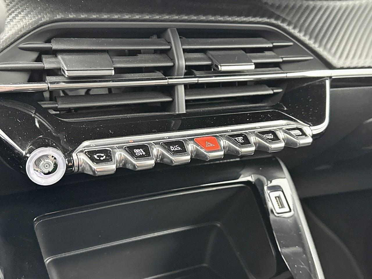 Peugeot 2008 puretech 130 s&s bvm6 style — photo 28