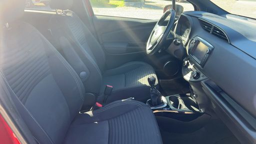 Toyota Yaris 1.3 VVT-i 99 - Collection – 2016 – 101396 km – Essence – Boîte Manuelle — photo 11