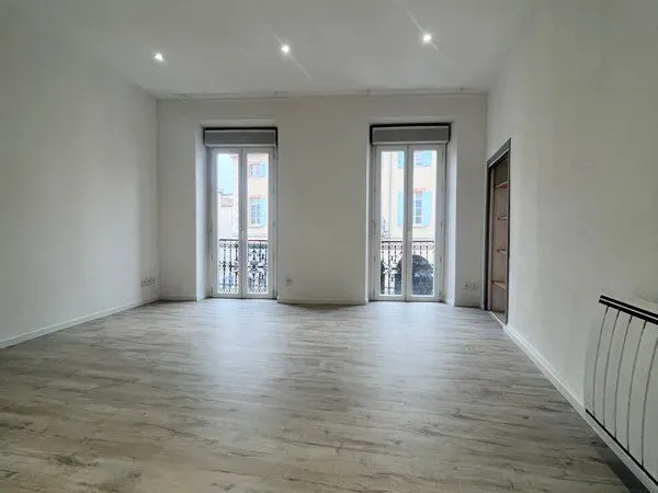 Appartement T1 bis de 43m2 au 1er étage dans immeuble calme