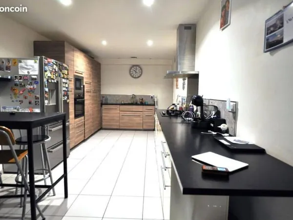 Maison 8 pièces 220 m²