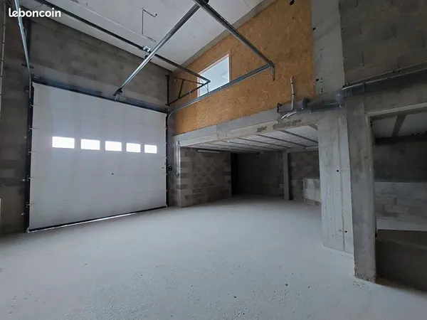 Bureaux, garage 70 m² RODEZ