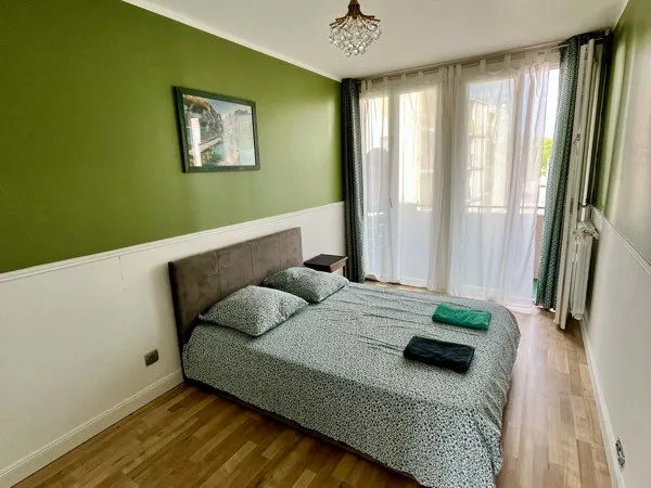 T3 lumineux avec balcon, cave et place de parking (CHAUFFAGE INCLUS DANS LES CHARGES)