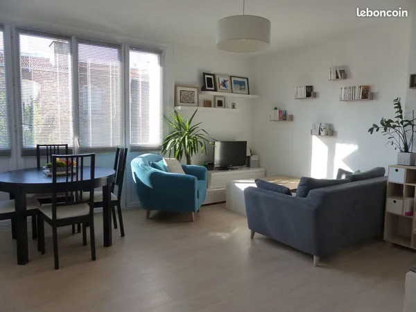 Clamart centre-ville - Appartement 4 pièces, 77m2, 3 chambres, avec box fermé