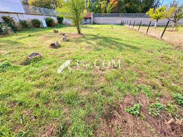 Terrain 2496 m²