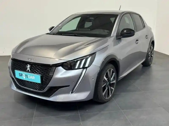 Peugeot 208 1.2 100 gt gps / carplay / fullled / camera 180 /