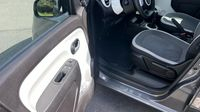 Renault Twingo 1.0 SCe 65ch Zen - 21 — photo 12