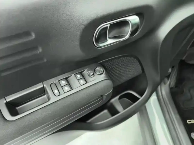 Citroën C3 Aircross puretech 130 s&amp;s eat6 shine — photo 20