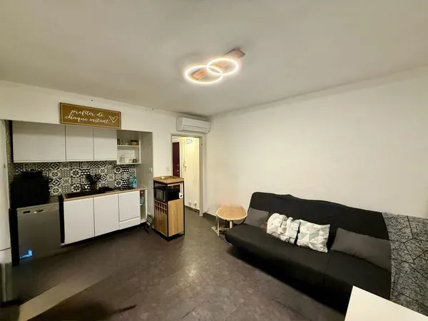 Six-Fours-les-Plages, T2 34 m2 + cave, à 300 m des plages