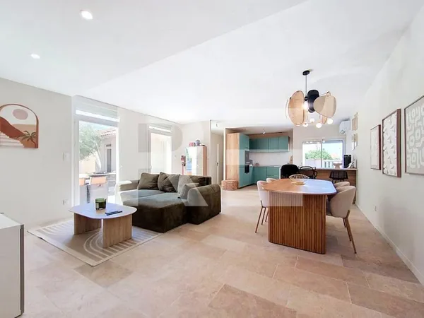 RARE : PLAIN-PIED RENOVE AVEC JARDIN PISCINE ET GARAGE