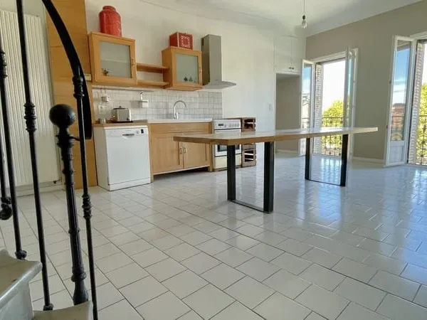 Appartement en duplex T5 avec terrasse au coeur d'Alès