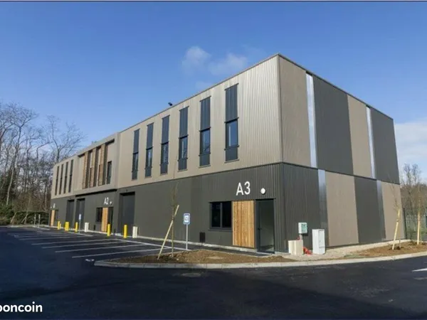 LOCAL D'ACTIVITE 2910 m² LES MUREAUX
