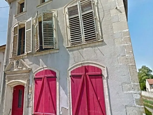 Maison à VIC-SUR-SEILLE