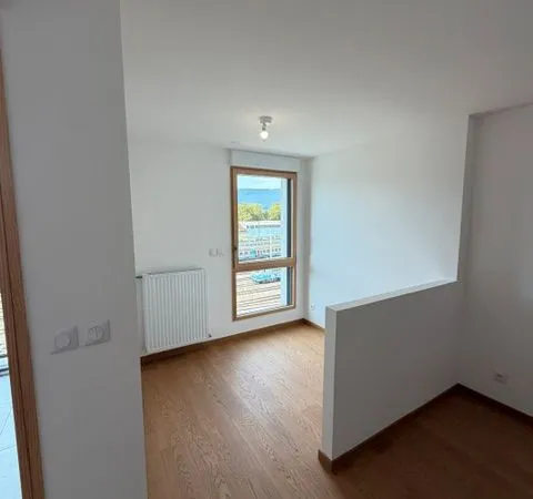 CHAMBÉRY - A LOUER T1 NEUF MEUBLÉ - LOGGIA 10 m² - DPE A