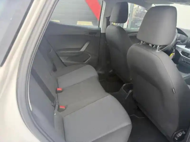 Seat Ibiza 1.0 tsi 95ch urban — photo 9