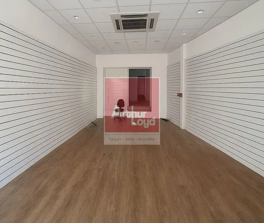 Local commercial 120 m² AUXERRE