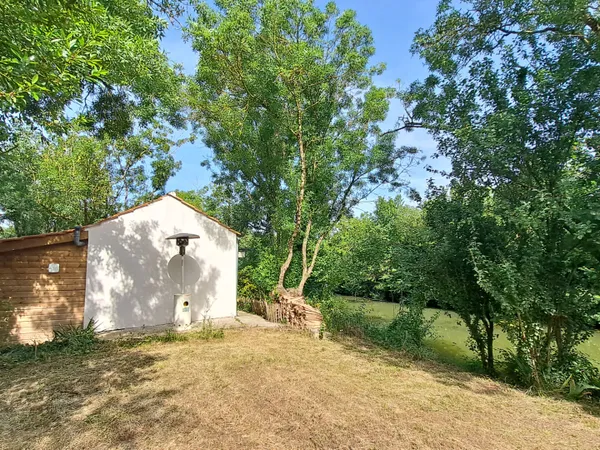 Propriété pleine de charme avec accès direct au canal et terrain de plus de 1 000 m²