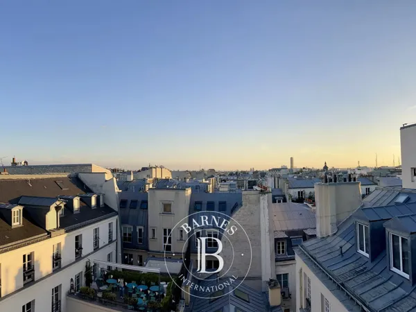 Paris 2 - Grands Boulevards / Montorgueil - Dernier étage - Traversant - Vues dégagées - 3 chambres