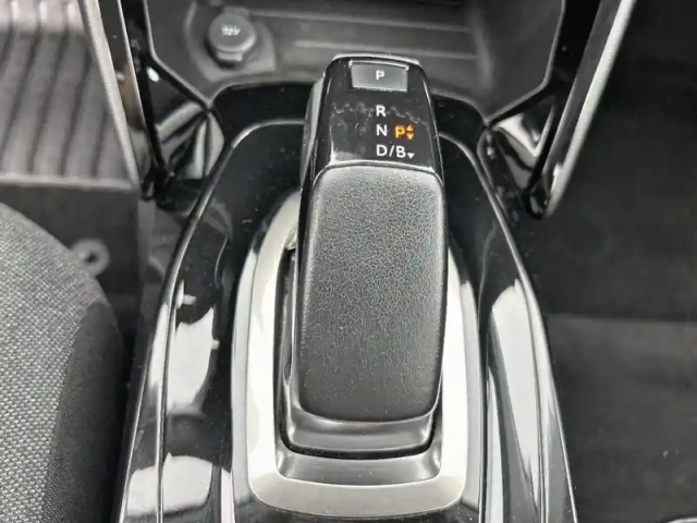 Peugeot 2008 electrique 136 ch — photo 14