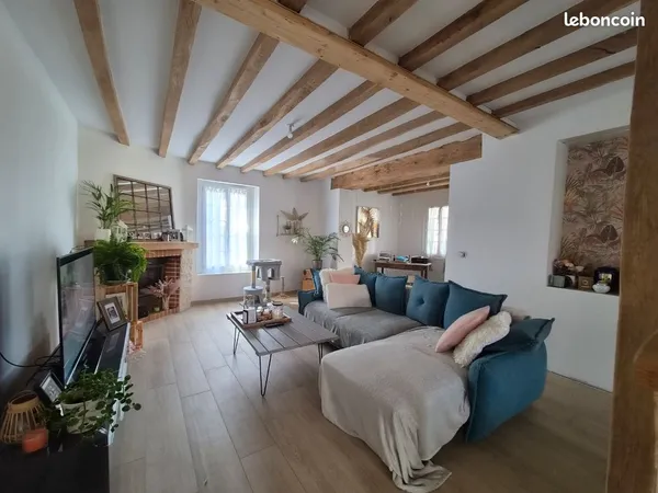 Vente maison rénovée avec véranda et jardin
