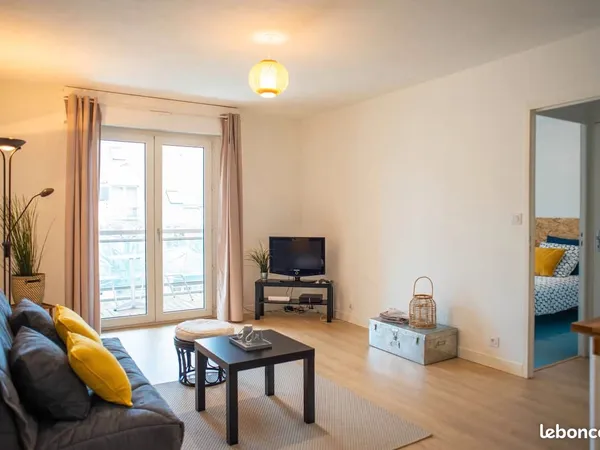 Loue appartement avec balcon et garage privé