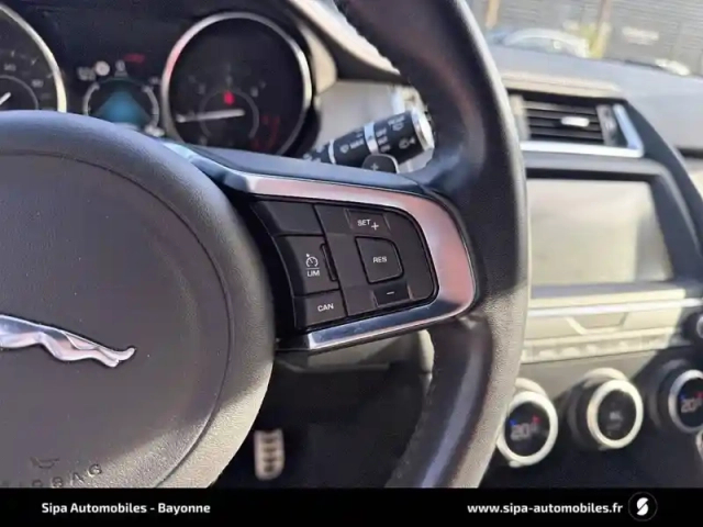 Jaguar E-Pace 2.0 d - 150 ch awd bva — photo 19