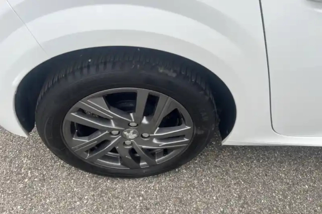 Peugeot 208 puretech 100 s&amp;s bvm6 — photo 55