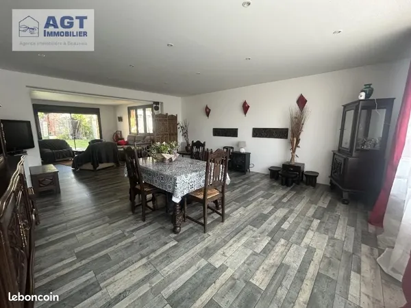 Maison 8 pièces 209 m²