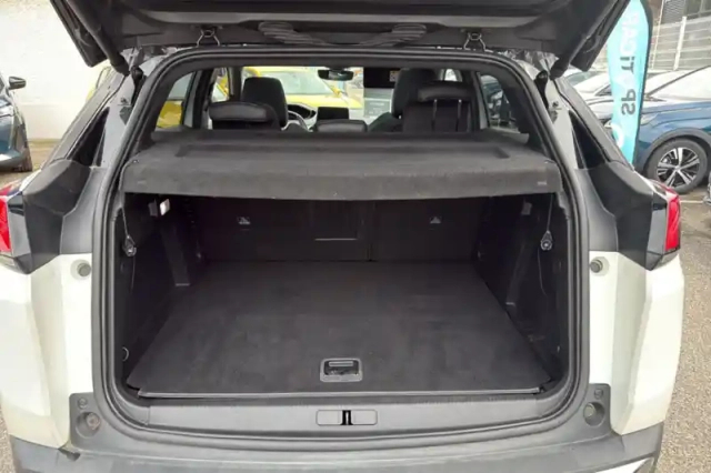 Peugeot 3008 hybrid4 300 e-eat8 — photo 36