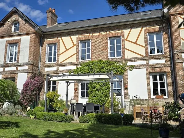 Propriété 8 pièces 176 m²