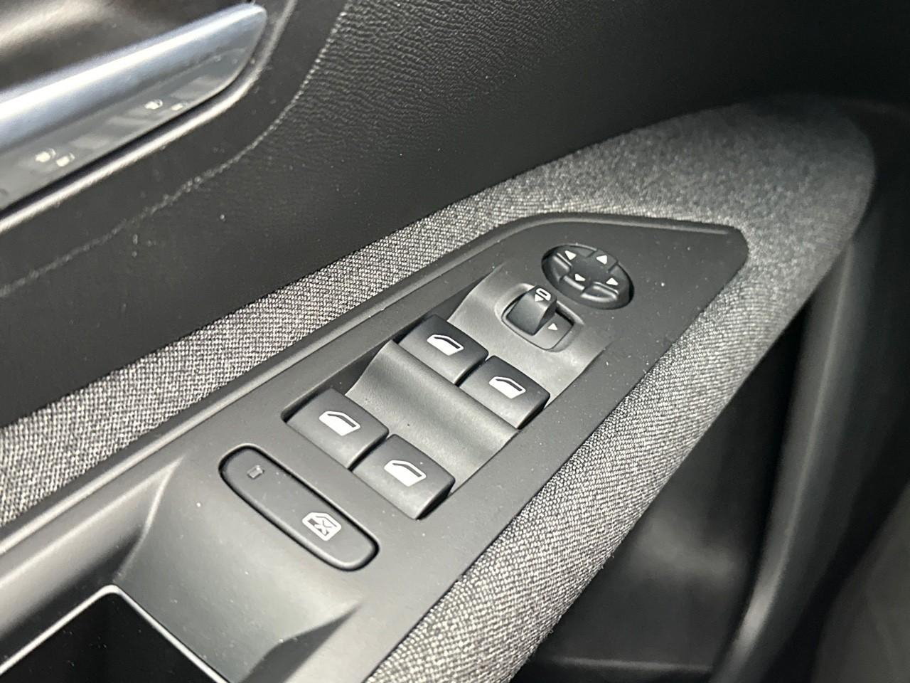 Peugeot 3008 puretech 130ch s&s eat8 style — photo 15